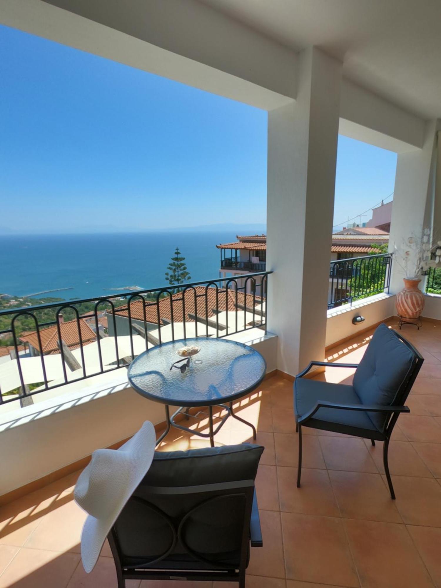 Horizon Studios With Sea View - Free Parking กลอซซา ภายนอก รูปภาพ