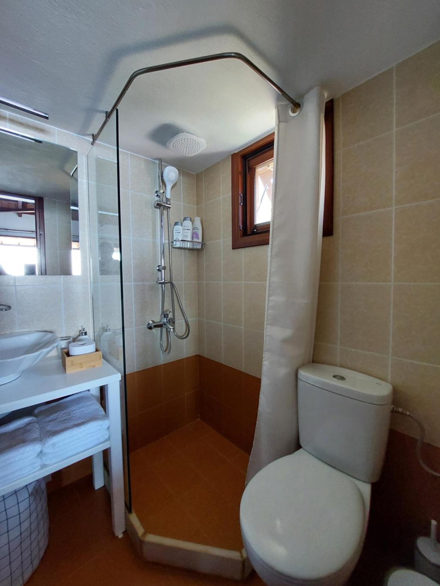 Horizon Studios With Sea View - Free Parking กลอซซา ภายนอก รูปภาพ