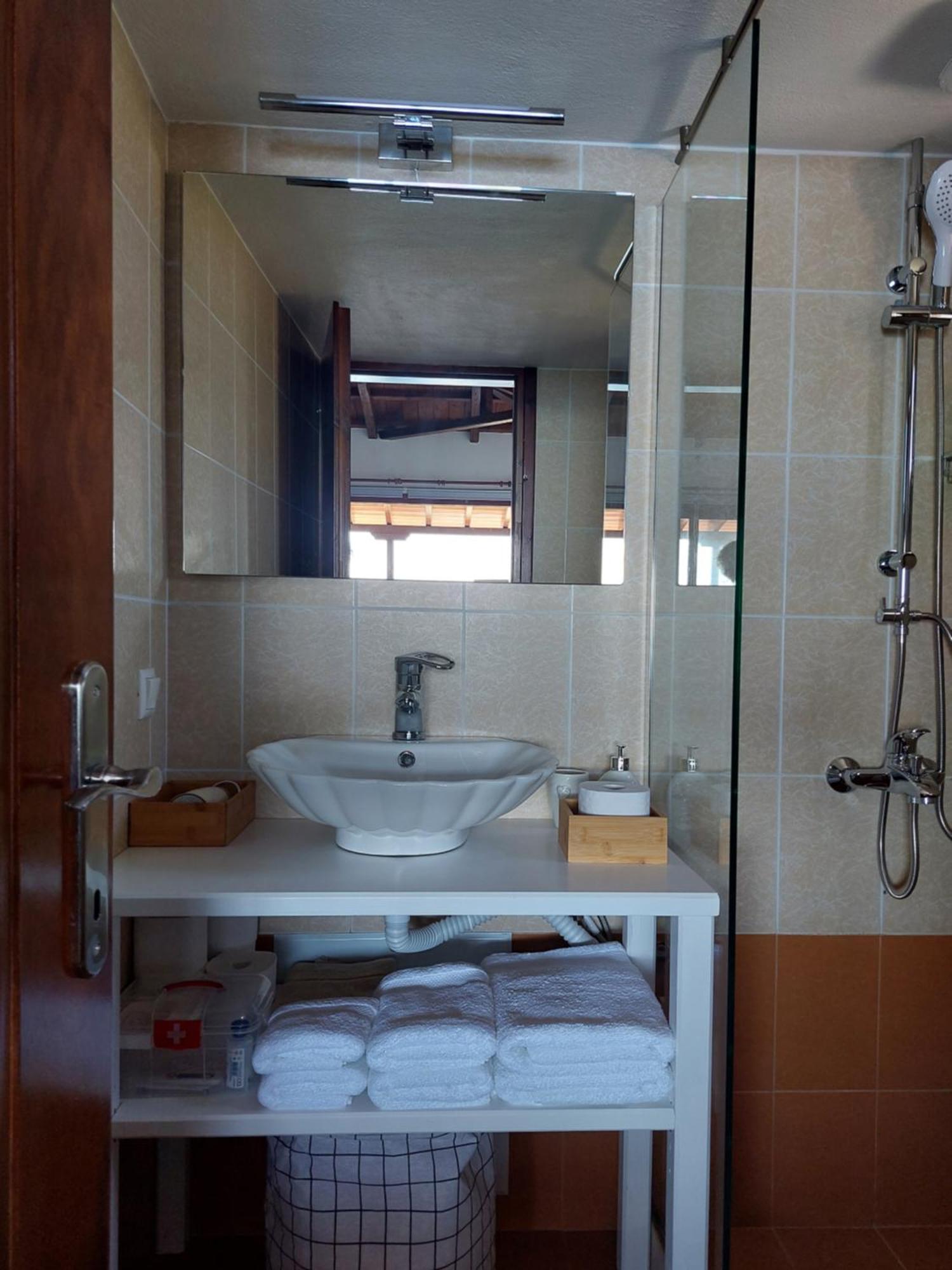 Horizon Studios With Sea View - Free Parking กลอซซา ภายนอก รูปภาพ